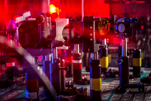 Equipment in the UAB laser lab.