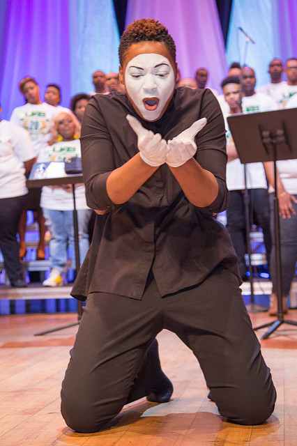 22676886528 f28b9bd8ff z