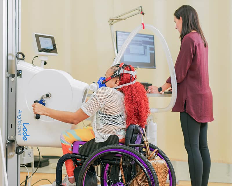 Patient using the ParvoMedics TrueOne 2400. 