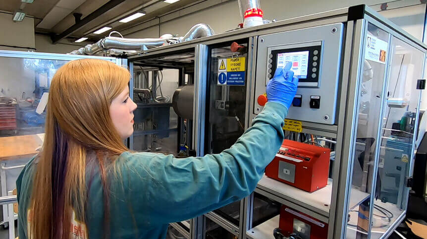 Hannah Lacy (IRES’18) in the lab at Technical University of Liberec, Czech Republic