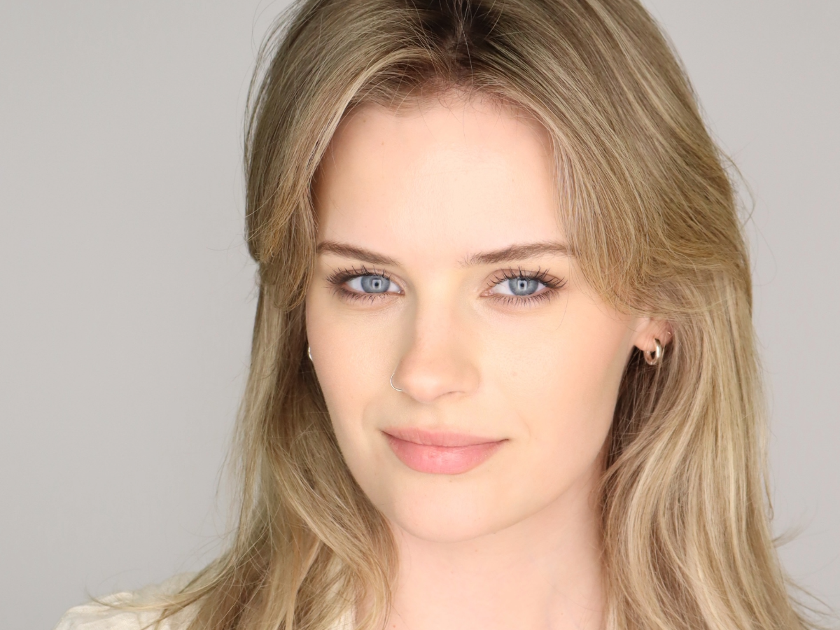 A headshot photo of graduate student Chloe Jones.