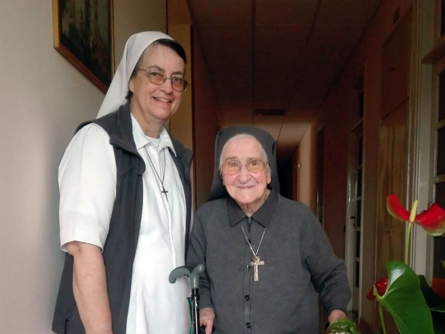 Photo: Sister Linda Hill with Sr. Antonilla