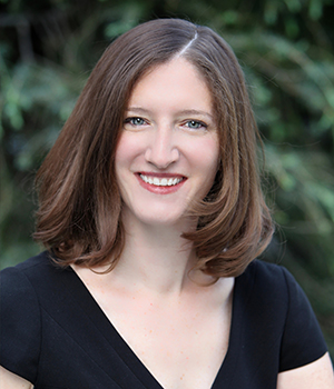 Anna Evans headshot