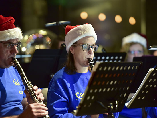 Lynn Nichols playing the clarinet