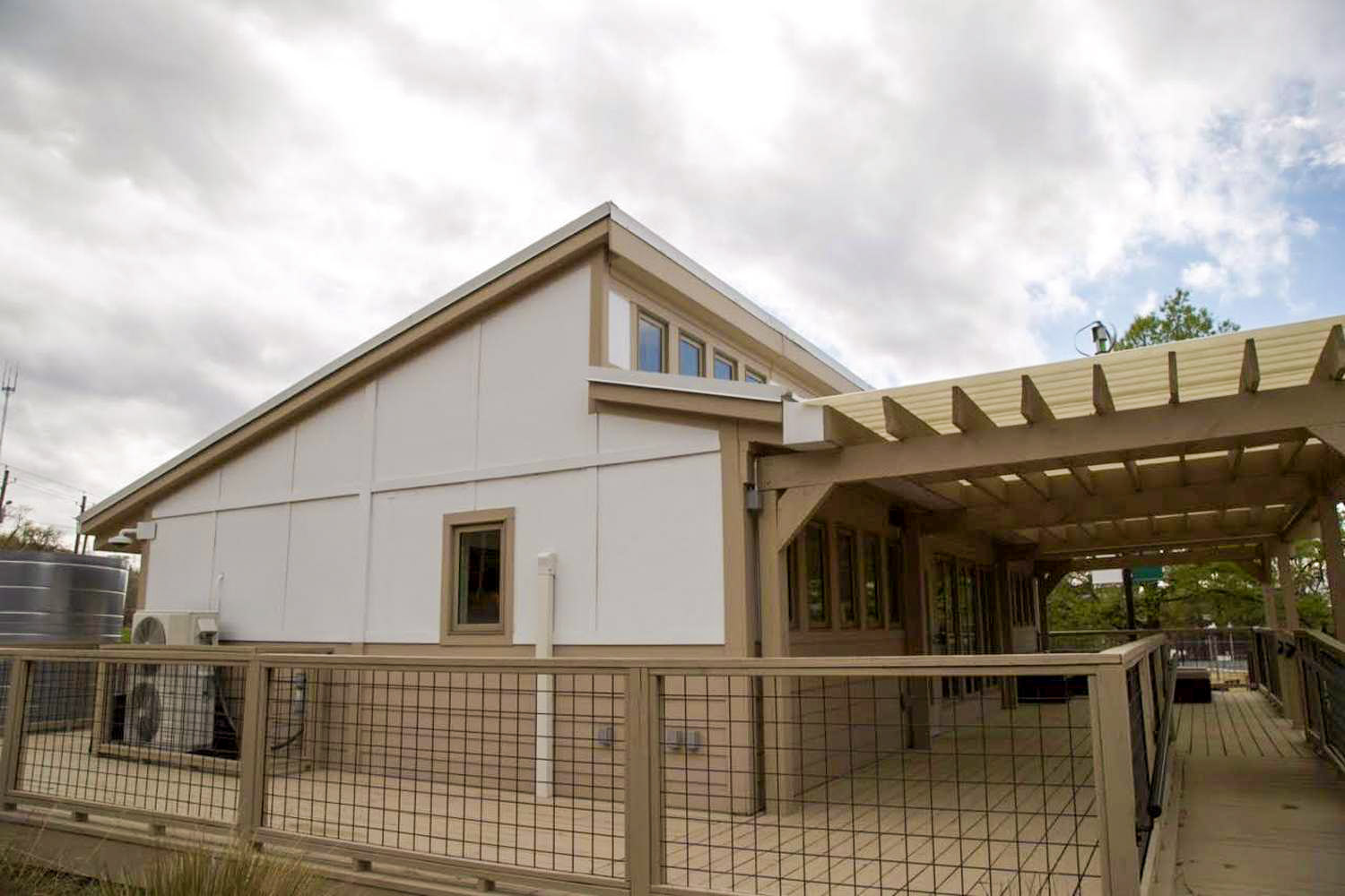UABSolarHouse06